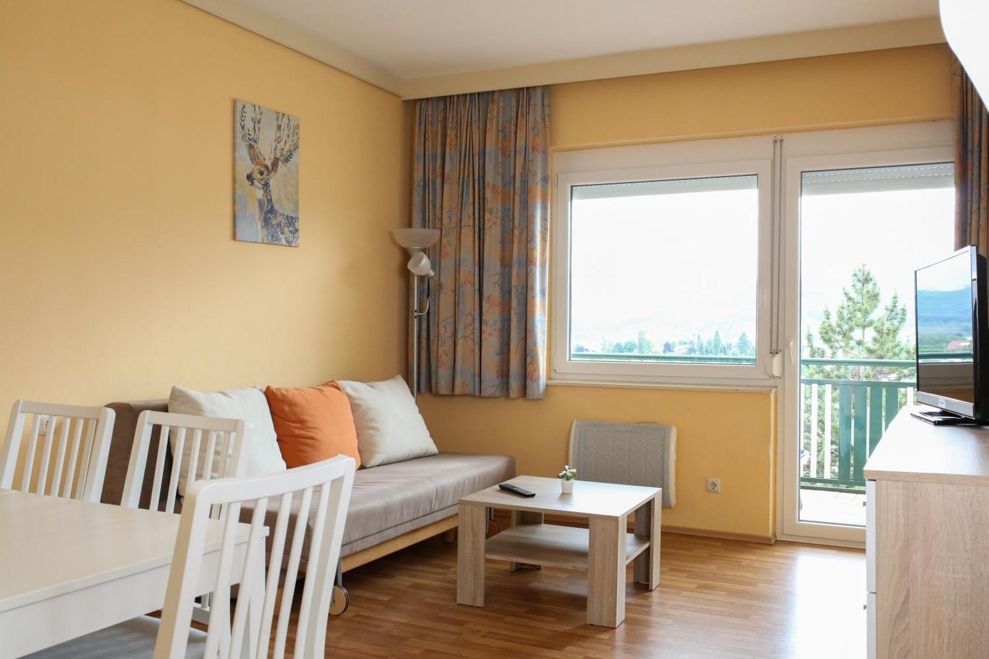 Self-Check In Apartmenthotel Seeglueck Pörtschach am Wörthersee Buitenkant foto