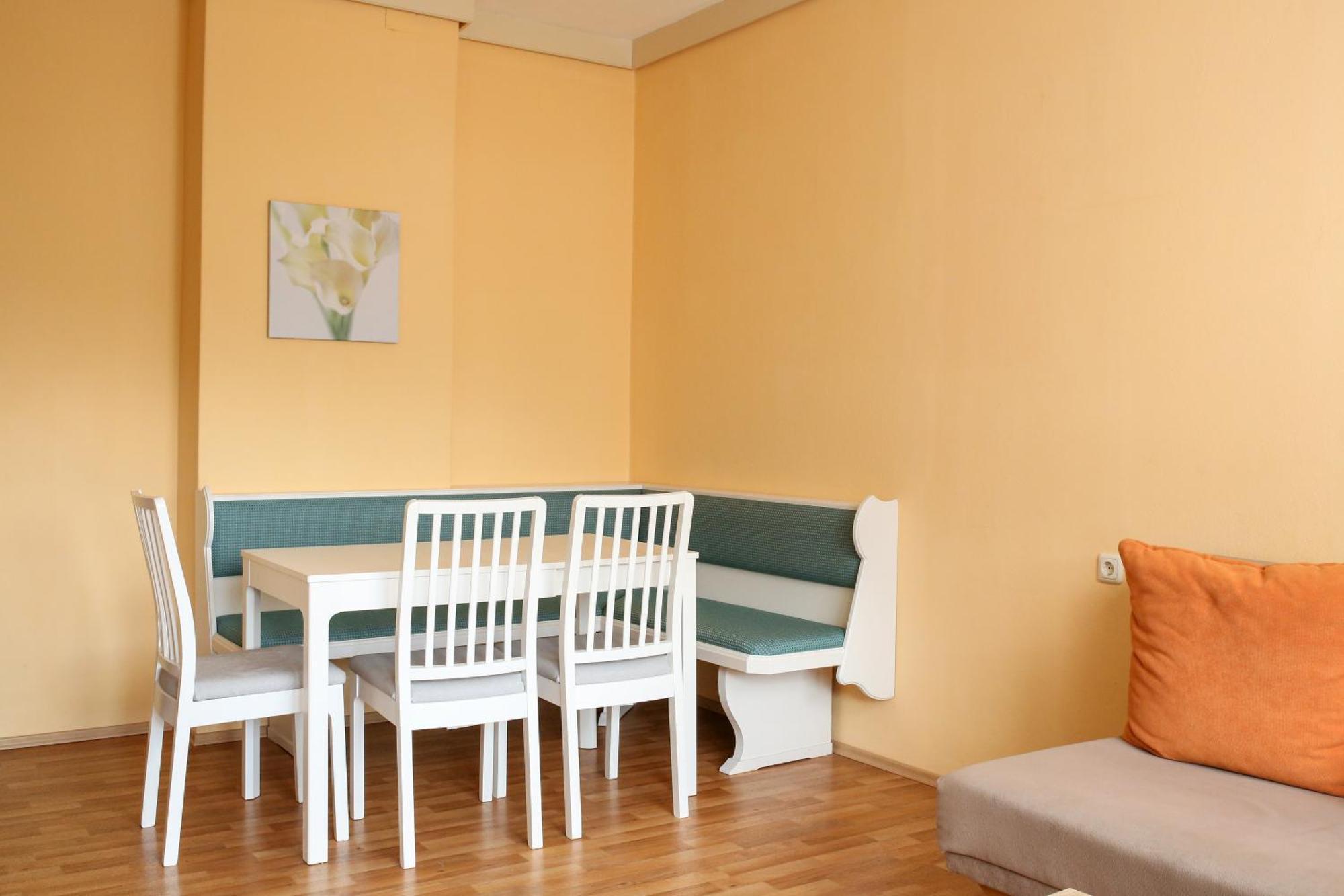 Self-Check In Apartmenthotel Seeglueck Pörtschach am Wörthersee Buitenkant foto