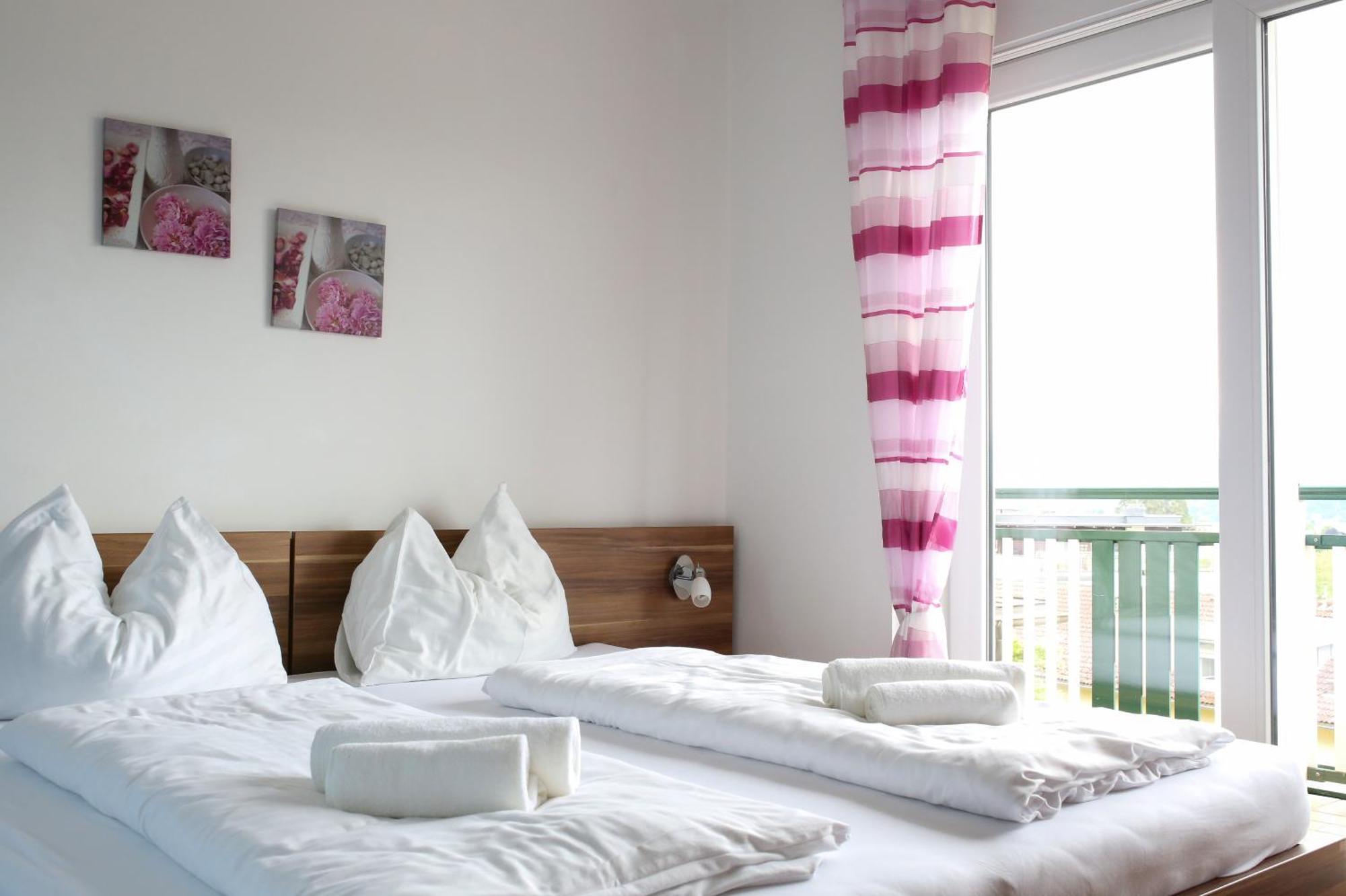 Self-Check In Apartmenthotel Seeglueck Pörtschach am Wörthersee Buitenkant foto