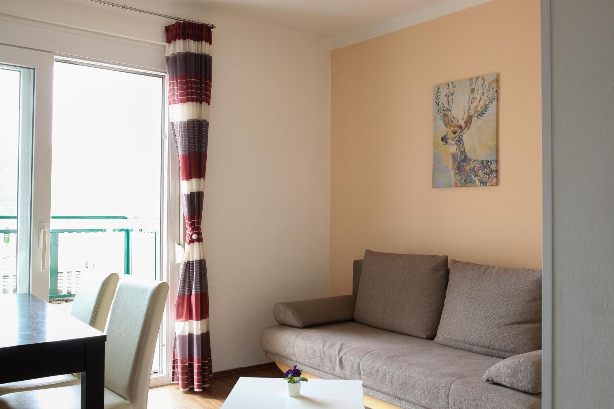 Self-Check In Apartmenthotel Seeglueck Pörtschach am Wörthersee Buitenkant foto